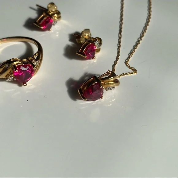 10k yellow gold, diamonds and pink sapphires jewelry set in heart box - Picture 15 of 16